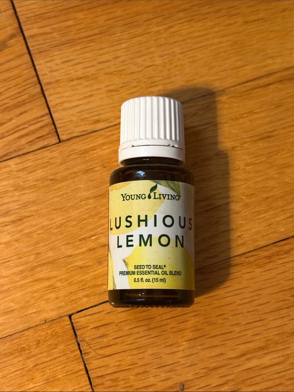 Young Living Lushious Lemon Essential Oil - Yellow & White